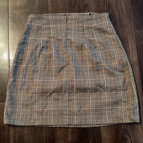 Plaid skirt - Picture 2 of 2
